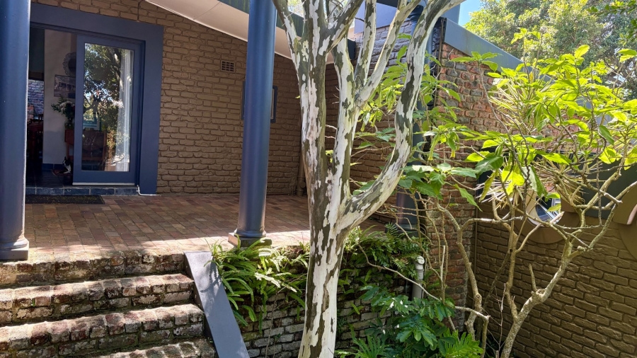 To Let 4 Bedroom Property for Rent in Bonza Bay Eastern Cape